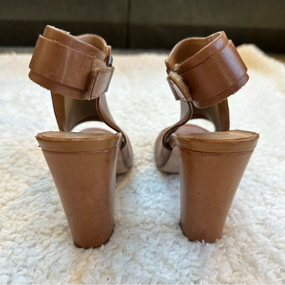 Tan Aldo heels - Picture 3 of 7